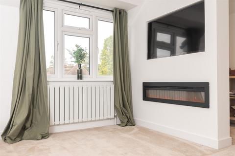 3 Cheshunt Close, Meopham, Gravesend, DA13 0HU