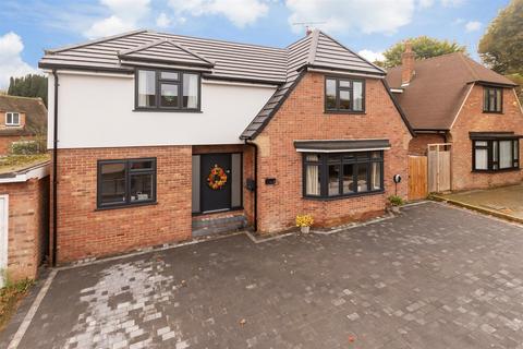 5 bedroom detached house for sale, Cheshunt Close, Meopham, Kent