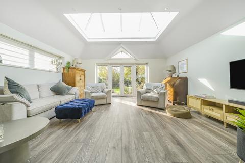 237 Worplesdon Road, Guildford, GU2 9XJ