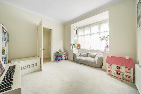 237 Worplesdon Road, Guildford, GU2 9XJ