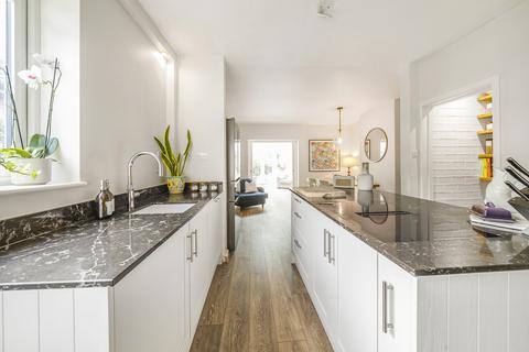 237 Worplesdon Road, Guildford, GU2 9XJ