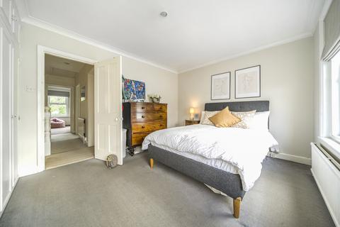 237 Worplesdon Road, Guildford, GU2 9XJ