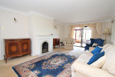 10 Wellfield Gardens, Carshalton, SM5 4EA
