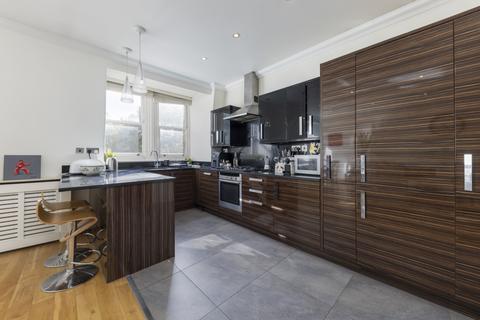 3 bedroom flat for sale, Courtfield Road London SW7