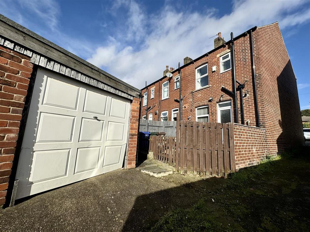 Braithwaite Street, Staincross, Barnsley 2 bed terraced house for sale