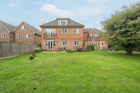 5, Hillcrest Forest Road, Binfield, Bracknell, RG42 4AF