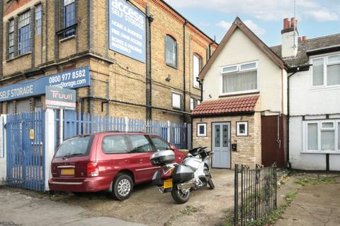 2 bedroom end of terrace house for sale, Gloucester Road, Croydon, CR0