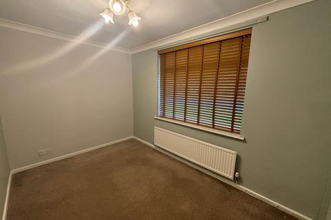 3 bedroom semi-detached house to rent, *AVAIABLE NOW* Gillars Green Drive, Eccleston