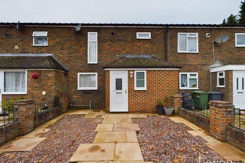 3 bedroom terraced house for sale, Falkland Road, Basingstoke RG24