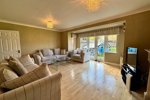 5 bedroom detached house for sale, Quintonside, Grange Park, Northampton NN4