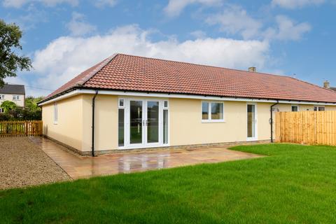 2 bedroom bungalow for sale, Station Road, Wanstrow