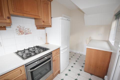 2 bedroom house to rent, Gordon Road, Shenfield