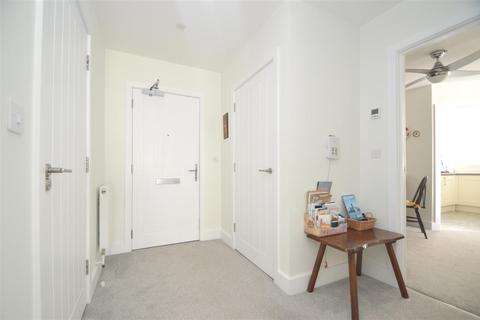 2 bedroom flat for sale, Castle Street, East Cowes