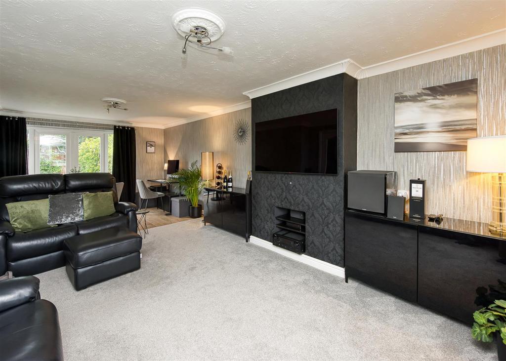 10 Linley Grove-Living Room A.jpg