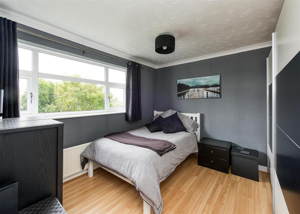 10 Linley Grove-Bed 2.jpg