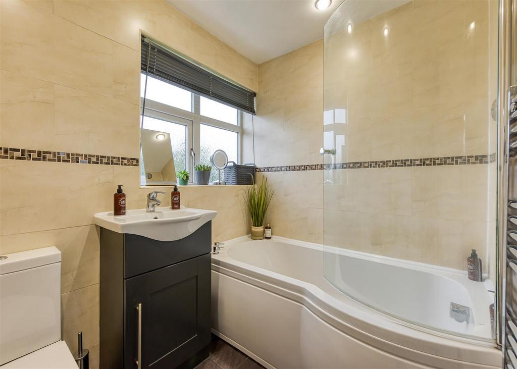 10 Linley Grove-Bathroom.jpg