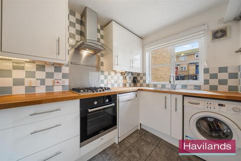 2 bedroom house for sale, Simpson Close, London