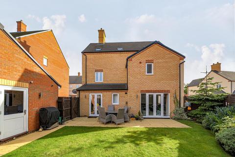 5 bedroom detached house for sale, James Place, Flitwick, MK45