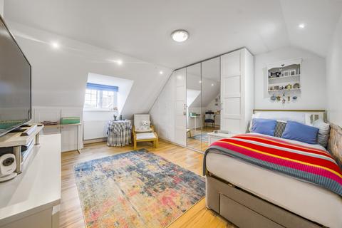 2 Risley Close, Morden, SM4 5DS