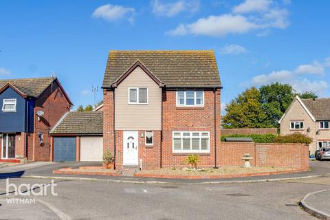 4 bedroom detached house for sale, Cherry Orchard, Southminster