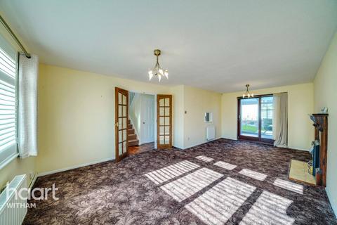 38 Cherry Orchard, Southminster, CM0 7HE