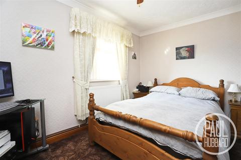 76 Cowslip Crescent, Lowestoft, NR33 8LB