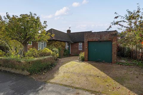 3 bedroom bungalow for sale, Summers Road, Godalming, Surrey, GU7