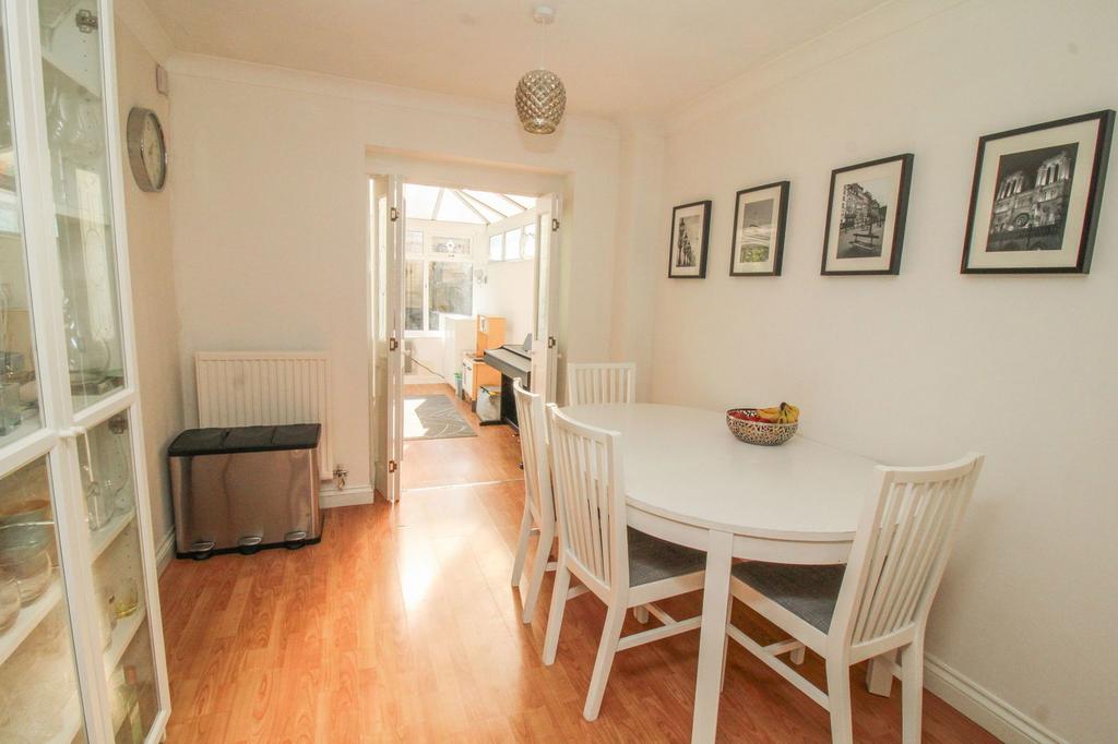 Heron Gardens, Portishead BS20 3 bed semidetached house for sale £