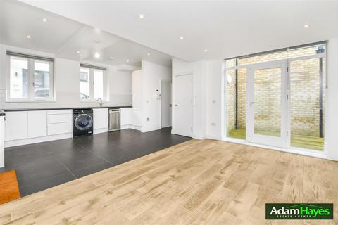 2 bedroom end of terrace house for sale, Lambert Way, London N12