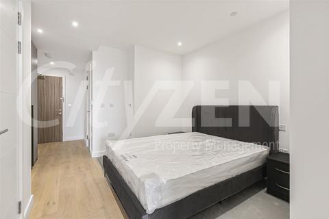 Studio to rent, 37 Clarendon Road, Watford WD17