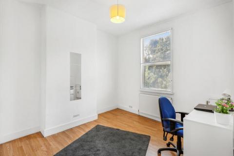 33 Russell Gardens Mews, London, W14 8EU
