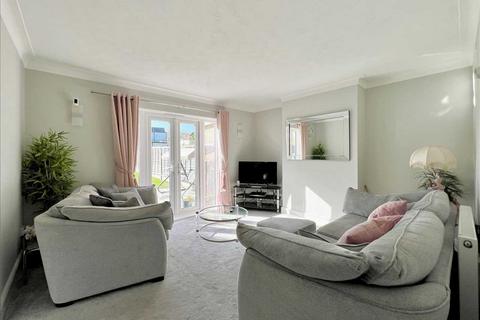 3 bedroom bungalow for sale, Leigh on Sea SS9