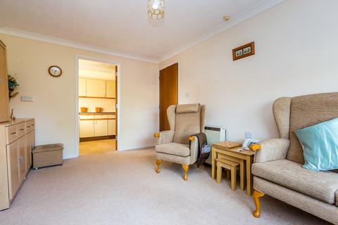 2 bedroom flat for sale, Barwick House, Rushden NN10