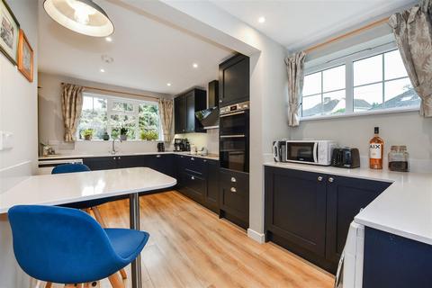 Spinney Hill Broad Road, Monxton, Andover, SP11 8AT