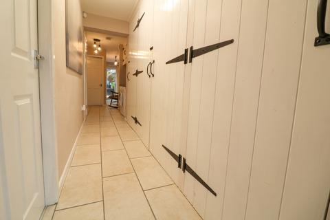 29 Blackshaw Road, Glossop, SK13 7SN