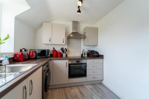 2 bedroom house to rent, Heroes Drive, Birmingham B29