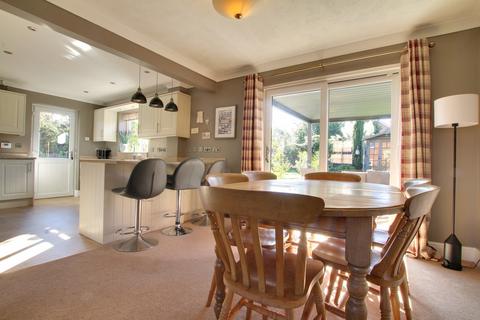 4 bedroom detached house for sale, Larham Way, Chatteris