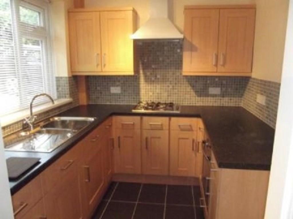 Parkdale Court, Kenilworth Road 2 bed apartment to rent £900 pcm (£