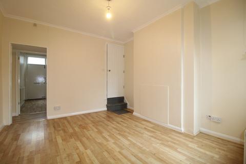 3 bedroom terraced house to rent, Hogarth Street, St Anns