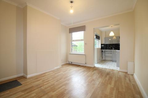 3 bedroom terraced house to rent, Hogarth Street, St Anns