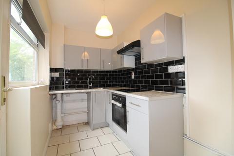 3 bedroom terraced house to rent, Hogarth Street, St Anns