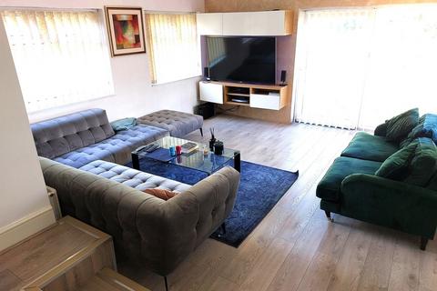 4 Boardman Road, Manchester, M8 4WJ