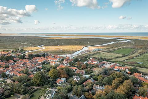 5 bedroom detached house for sale, Blakeney