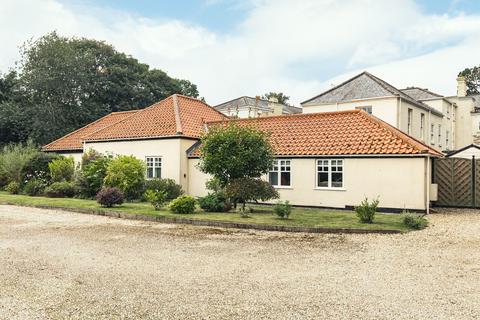 3 bedroom detached bungalow for sale, Coltishall