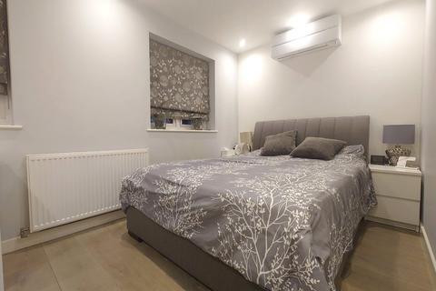 3 bedroom terraced house for sale, Glenister Gardens, Hayes, Greater London, UB3