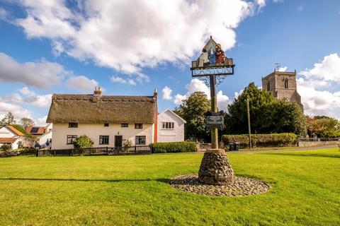 4 bedroom cottage for sale, Caston, Attleborough