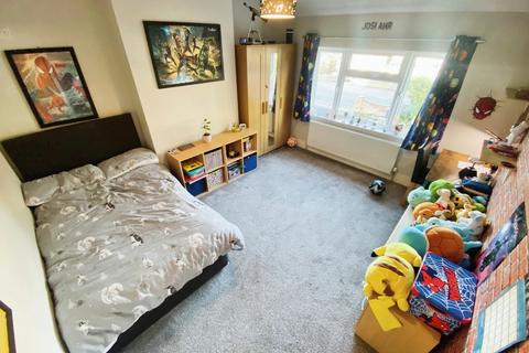 25 Hollyfield Road, Sutton Coldfield, B75 7SN