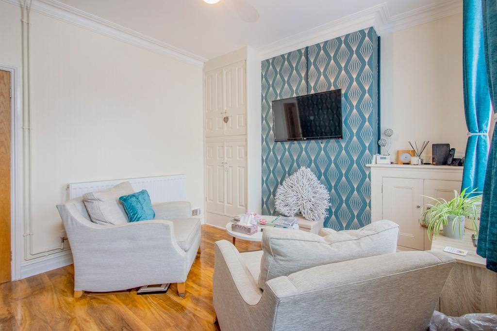 Wellington Street, Long Eaton, NG10 2 bed terraced house for sale £