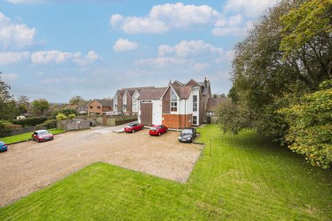 2 bedroom ground floor flat for sale, Crowborough Hill, Crowborough