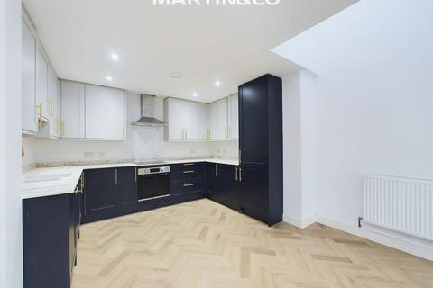 undefined, Oakingham Court, Heath Hill Road North